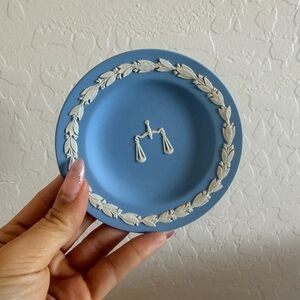 Vintage Wedgwood Jasperware Libra Zodiac Plate Trinket Dish w/ Box